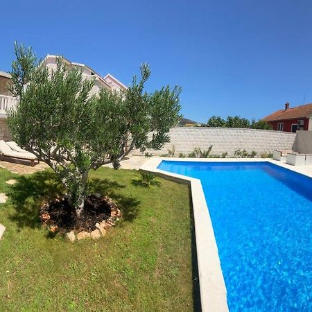 Villa Mediterra Garden & Pool โบล ภายนอก รูปภาพ