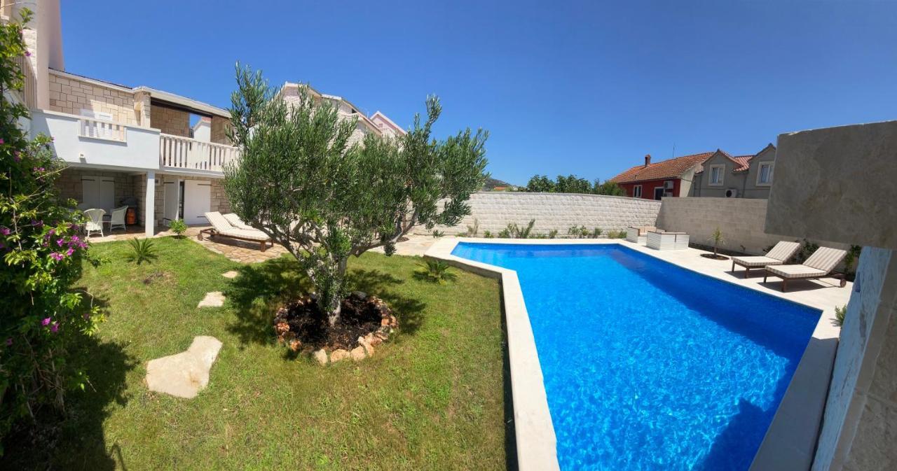 Villa Mediterra Garden & Pool โบล ภายนอก รูปภาพ