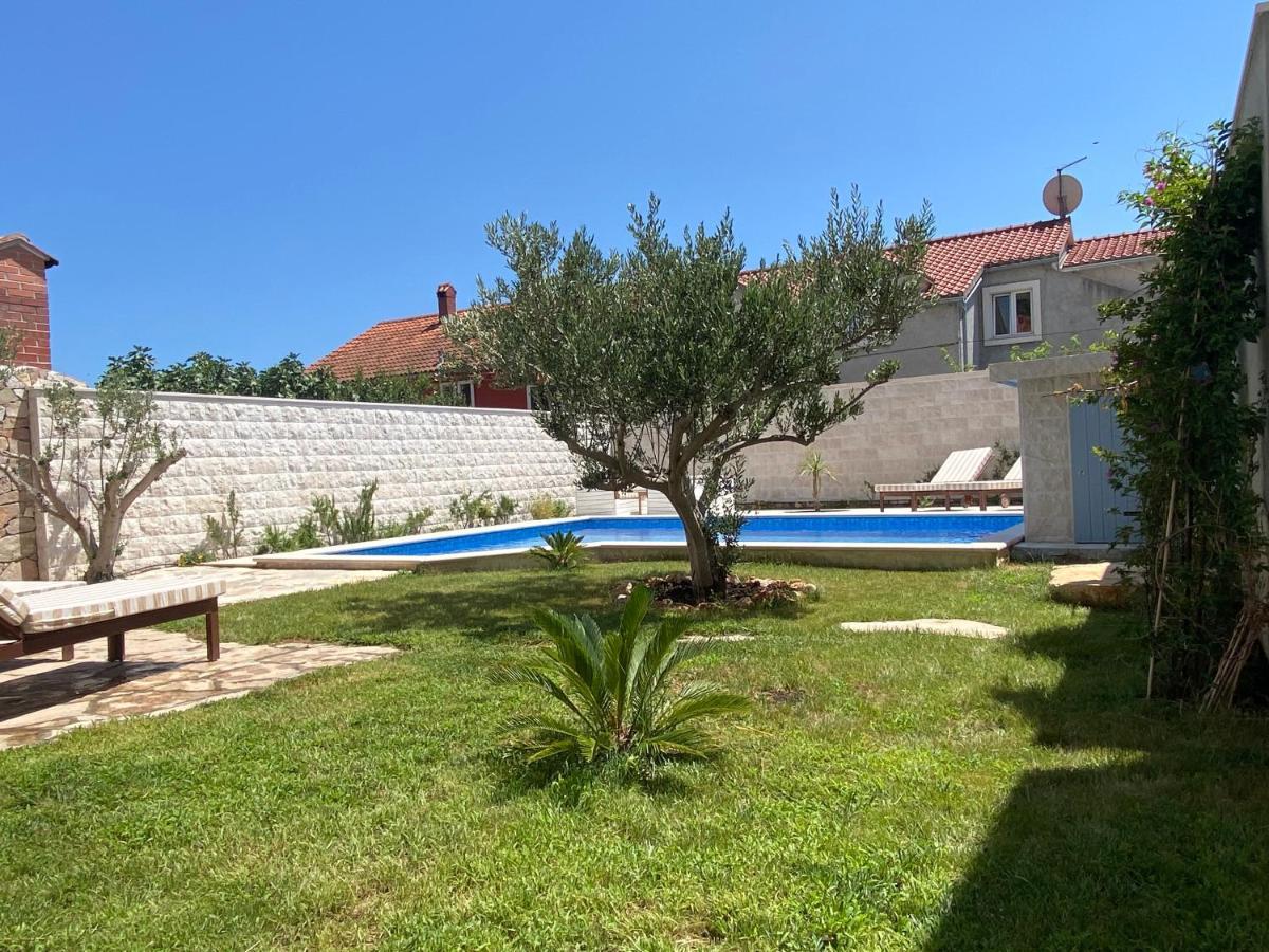 Villa Mediterra Garden & Pool โบล ภายนอก รูปภาพ
