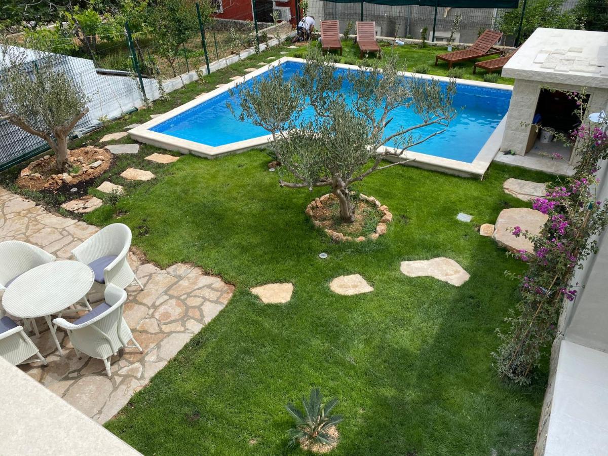 Villa Mediterra Garden & Pool โบล ภายนอก รูปภาพ